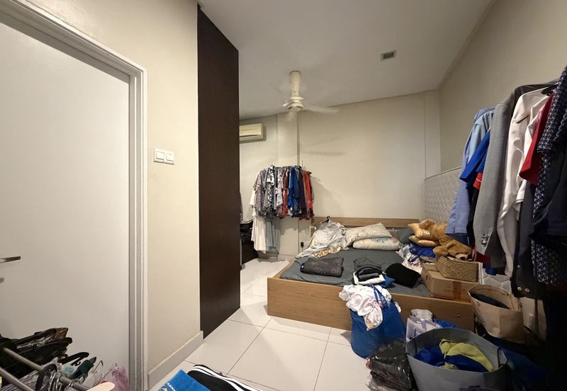 Avenue 6, Bandar Tun Hussein Onn