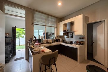 Avenue 6, Bandar Tun Hussein Onn