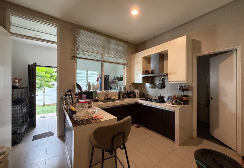 Avenue 6, Bandar Tun Hussein Onn