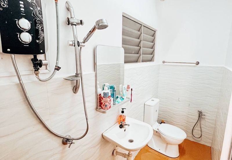 Residensi Bistaria, Ukay Bistari