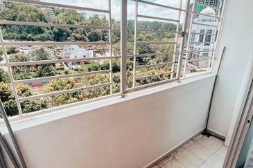 Residensi Bistaria, Ukay Bistari