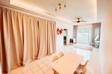 Residensi Bistaria, Ukay Bistari