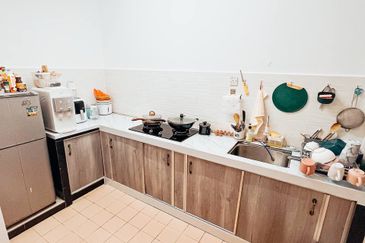 Residensi Bistaria, Ukay Bistari