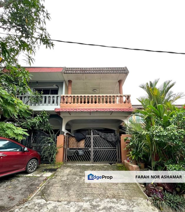 Double Storey Terrace Intermediate House | Taman Sri Gombak Fasa 9 For Sale | With Balcony And Fully Renovated, Selangor, Gombak