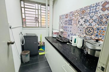 Residensi Bistaria, Ukay Bistari