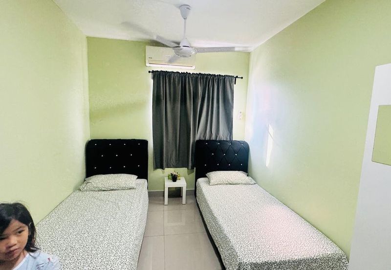 Residensi Bistaria, Ukay Bistari