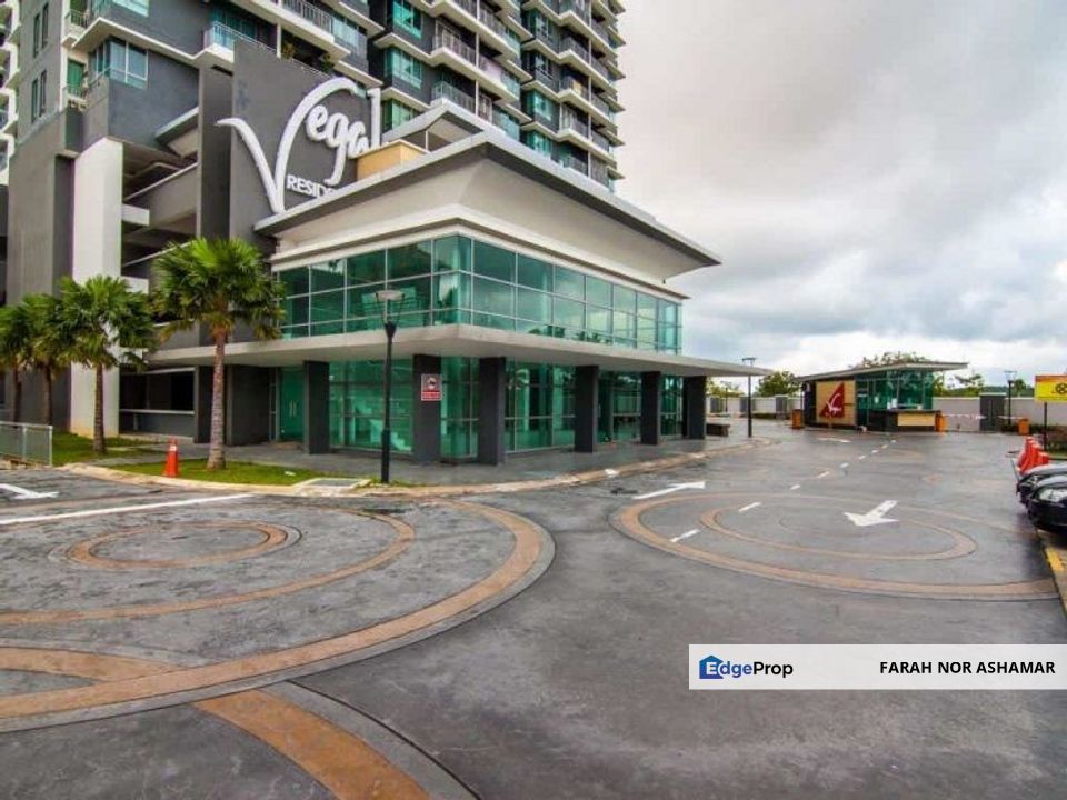 Vega Residence 1 Cyberjaya Selangor For Sale With 2 Dedicated Car Park Balcony and Yard, Selangor, Cyberjaya