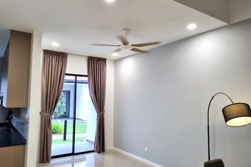 Reef Of Tropics, Setia Eco Glades