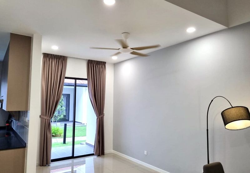 Reef Of Tropics, Setia Eco Glades