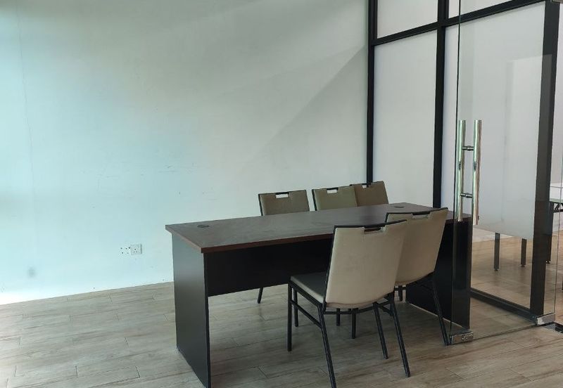 Kenwingston Square Garden