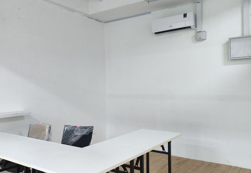 Kenwingston Square Garden