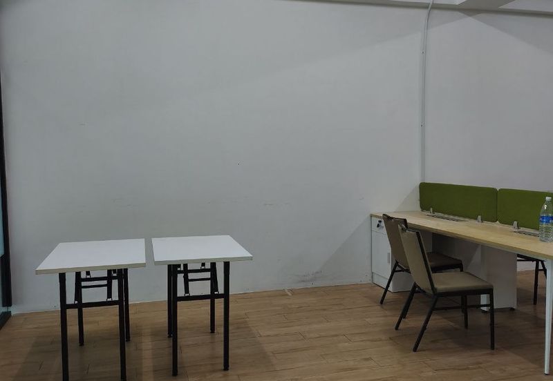 Kenwingston Square Garden