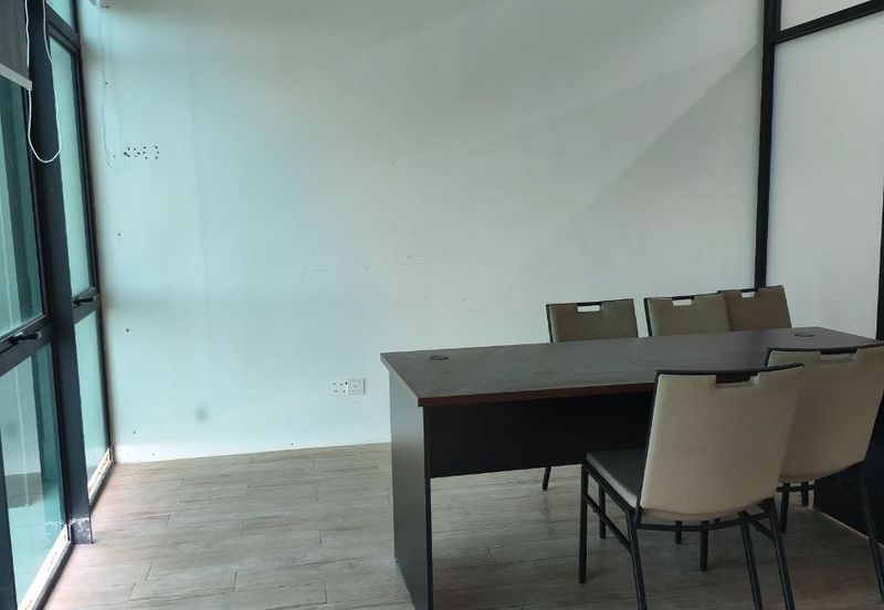 Kenwingston Square Garden