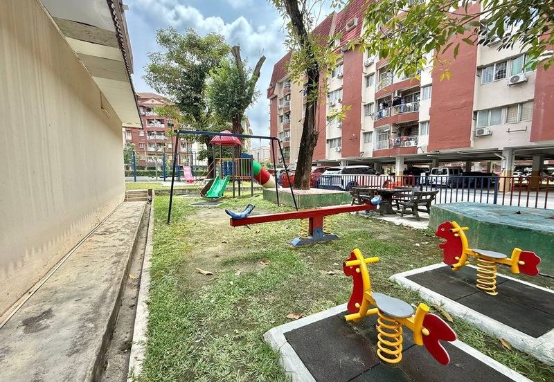 Teratai Mewah Condominium