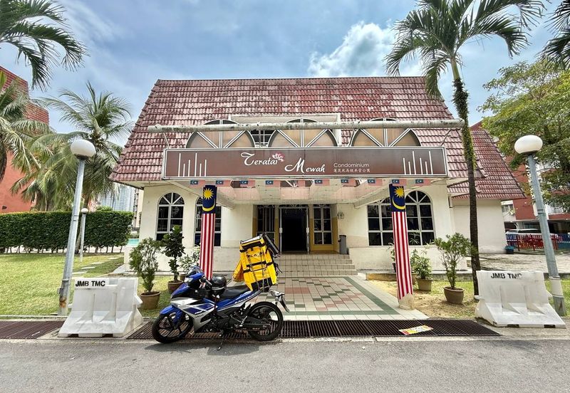 Teratai Mewah Condominium