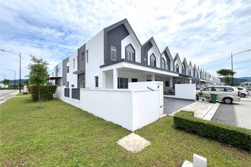 Hazelton @ Eco Forest 3