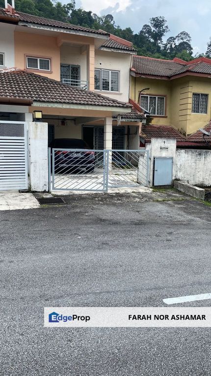 Double Storey Terrace House Intermediate Unit at Ukay Perdana Jalan 5/6 For Rent, Selangor, Ampang