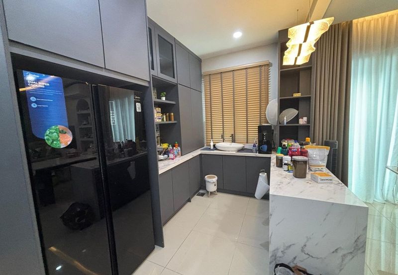 Lake Point Residence