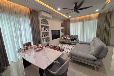 Lake Point Residence