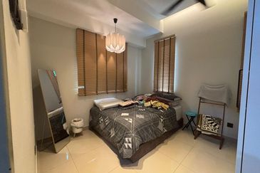 Lake Point Residence