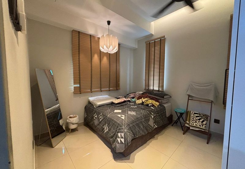 Lake Point Residence