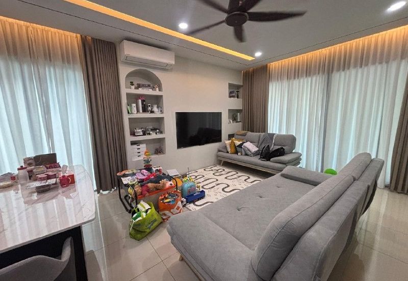 Lake Point Residence