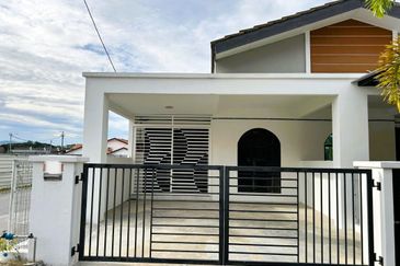 FULLY FURNISHED RUMAH TERES 1 TINGKAT (ENDLOT) THE LAKES SPANISH GARDEN, BATU GAJAH