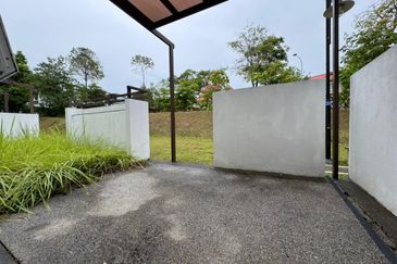 New House Spacious Balcony 3 Storey Hyperlink Terrace Duta Villa @ Precint 14, Putrajaya