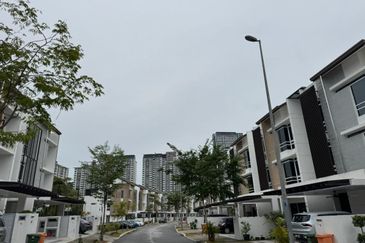 New House Spacious Balcony 3 Storey Hyperlink Terrace Duta Villa @ Precint 14, Putrajaya