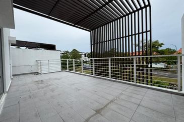 New House Spacious Balcony 3 Storey Hyperlink Terrace Duta Villa @ Precint 14, Putrajaya