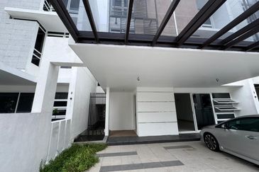 New House Spacious Balcony 3 Storey Hyperlink Terrace Duta Villa @ Precint 14, Putrajaya