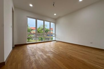 New House Spacious Balcony 3 Storey Hyperlink Terrace Duta Villa @ Precint 14, Putrajaya
