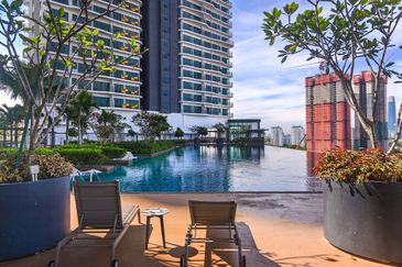 Datum Jelatek Residence