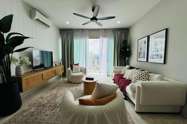 Datum Jelatek Residence