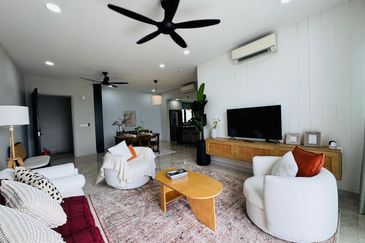 Datum Jelatek Residence