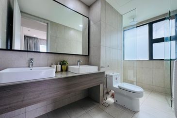 Datum Jelatek Residence