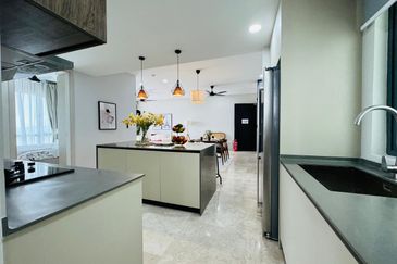 Datum Jelatek Residence