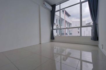 Dedaun Hijau (Greenfield Regency)