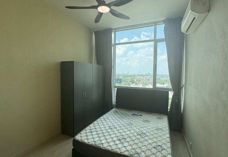 Dedaun Hijau (Greenfield Regency)