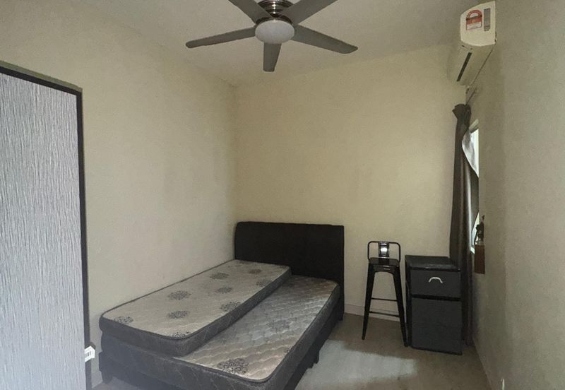 Dedaun Hijau (Greenfield Regency)