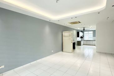 Jalan Persiaran Desa Tebrau