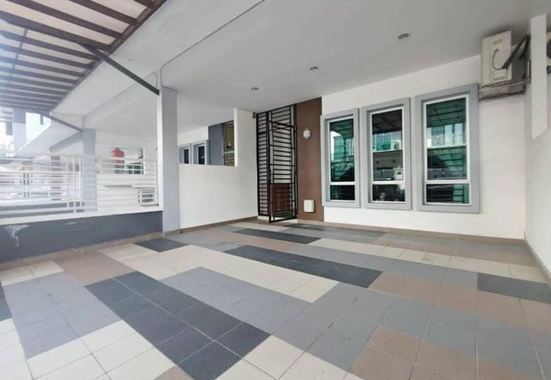 Austin Residence @Taman Mount Austin