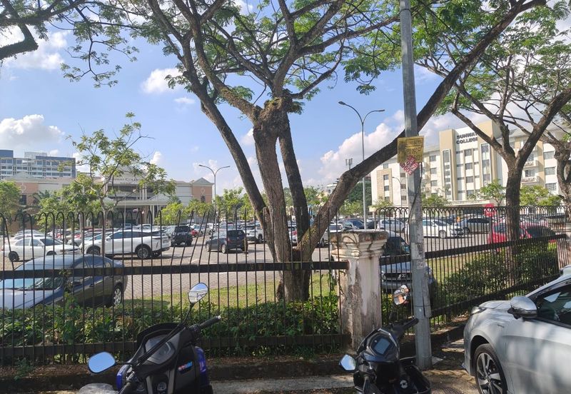 Jalan Austin Heights