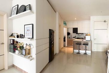 1Medini & Medini Signature