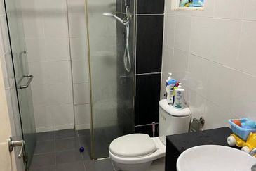 1Medini & Medini Signature