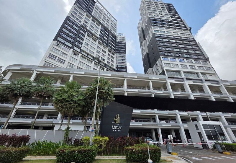 Midas Perling Apartment