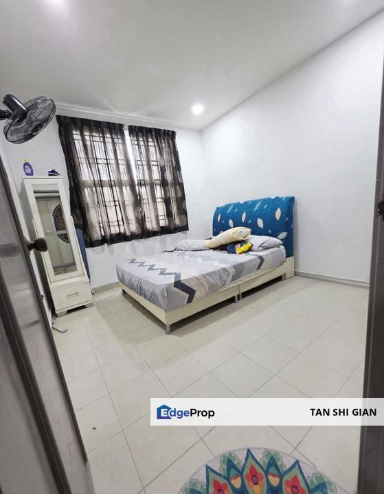 Mount Austin, Lake view Suite 3Bedroom Apartment for Sale , Johor, Johor Bahru