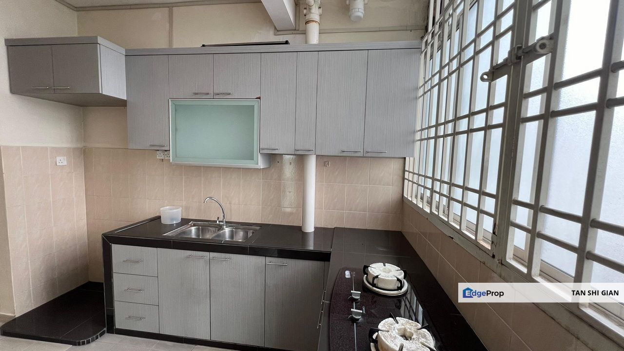 Austin Lake view Suites 3Bedroom Corner Lot for sale , Johor, Johor Bahru