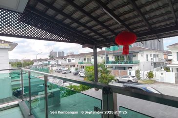 Villa Avenue @ Equine Park