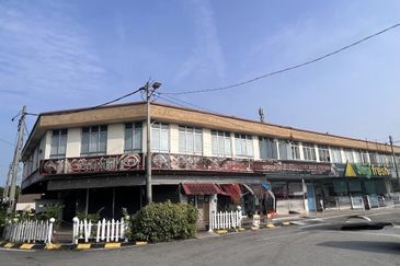 Big Corner Shop Facing Mainroad Jalan Kapar Klang